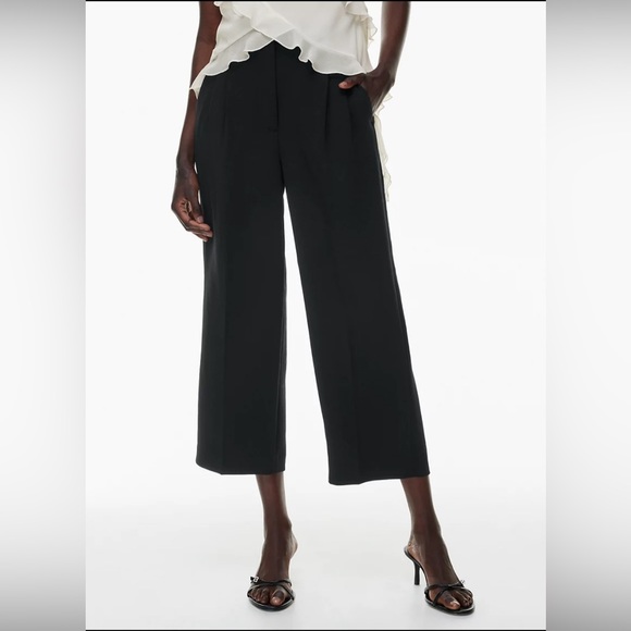 ARITZIA The Effortless Pant™ Cropped PERFECT CONDITION - Picture 1 of 9